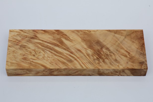 Klon jesionolistny czeczot stabilizowany drewno na biżuterię