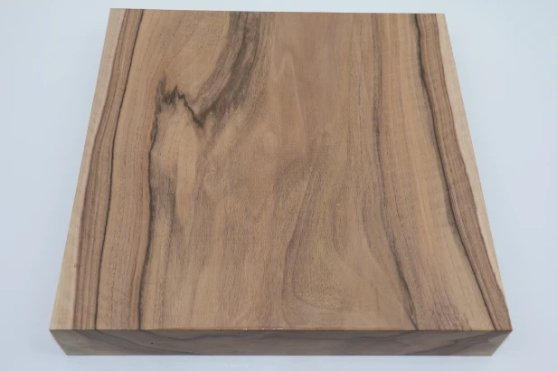 Orzech włoski fala Walnut Flame drewno do toczenia wood for turning