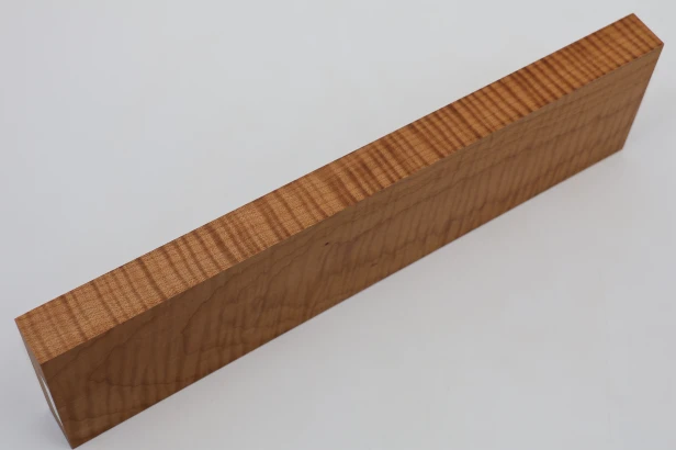 Klon pieczony fala Baked Maple Flame drewno do toczenia kantówka wood for turning Timber