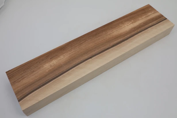 Orzech włoski Walnut drewno do toczenia kantówka wood for turning Timber