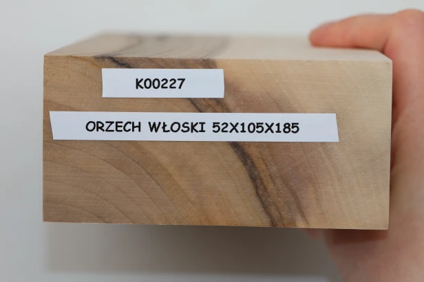 Orzech włoski Walnut drewno do toczenia kantówka wood for turning Timber