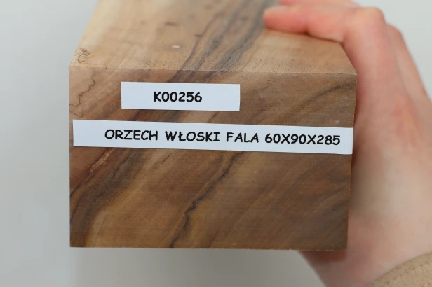 Orzech włoski fala Walnut Flame drewno do toczenia kantówka wood for turning Timber