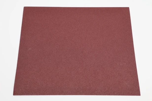 Płótno ścierne w arkuszach formatka prostokątna do polerowania drewna PST HAND PAD 240x280 mm P80