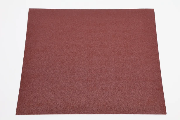Płótno ścierne w arkuszach formatka prostokątna do polerowania drewna PST HAND PAD 240x280 mm P120