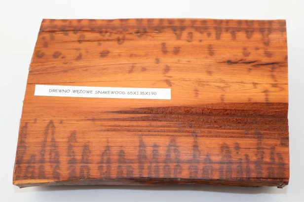 Drewno wężowe Snakewood