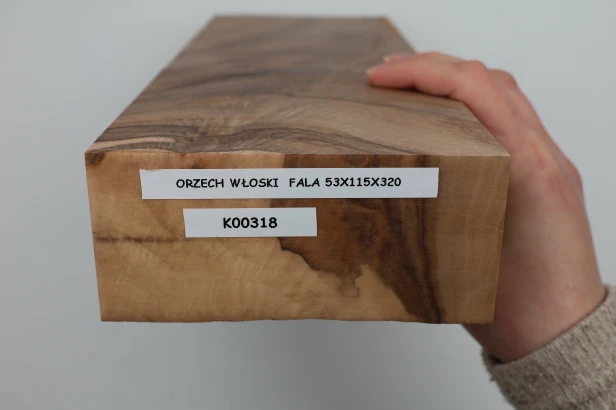 Orzech włoski fala Walnut Flame drewno do toczenia kantówka wood for turning Timber