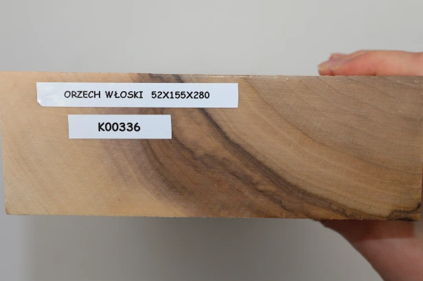 Orzech włoski Walnut drewno do toczenia kantówka wood for turning Timber