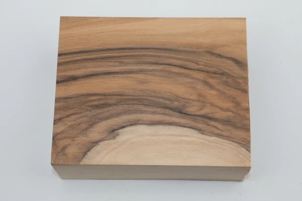 Orzech włoski Walnut drewno do toczenia kantówka wood for turning Timber