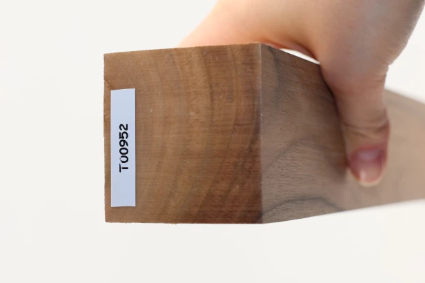 Orzech włoski Walnut drewno do toczenia kantówka kwadrat wood for turning Square Timber