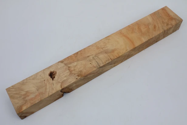Klon jesionolistny czeczot Ash-leaf Maple Burl drewno na biżuterię wood for jewelry
