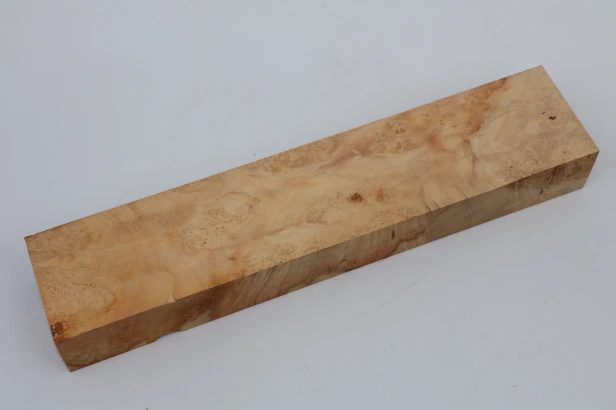 Klon jesionolistny czeczot Ash-leaf Maple Burl drewno na biżuterię wood for jewelry