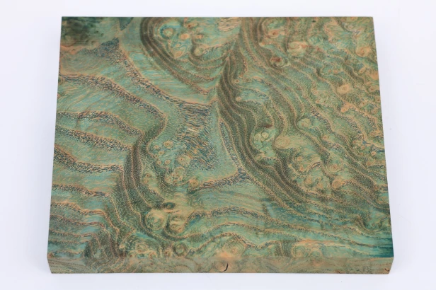 Jesion czeczot Burl Ash zielone stabilizowane drewno na biżuterię green stabilized wood for jewelry