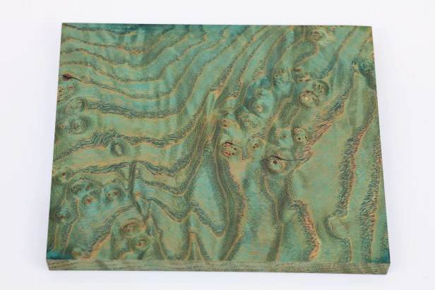 Jesion czeczot Burl Ash zielone stabilizowane drewno na biżuterię green stabilized wood for jewelry