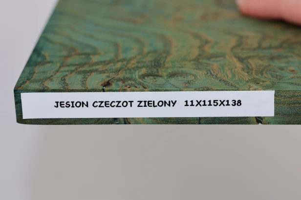 Jesion czeczot Burl Ash zielone stabilizowane drewno na biżuterię green stabilized wood for jewelry