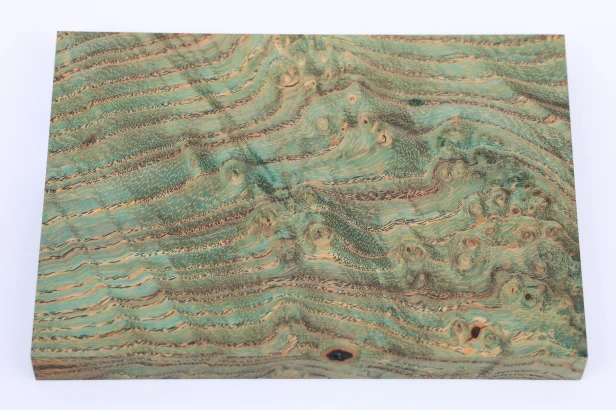 Jesion czeczot Burl Ash zielone stabilizowane drewno na biżuterię green stabilized wood for jewelry