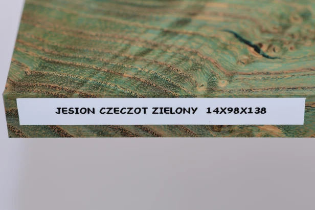 Jesion czeczot Burl Ash zielone stabilizowane drewno na biżuterię green stabilized wood for jewelry