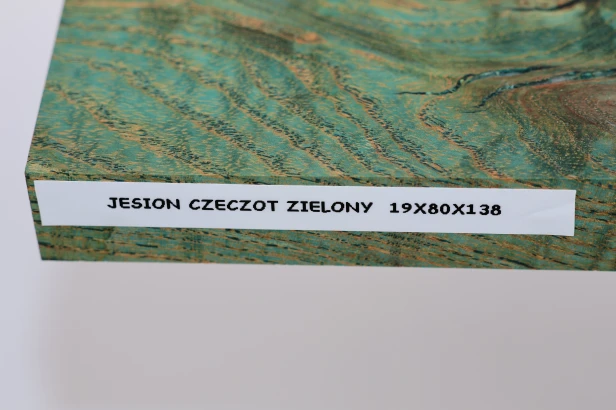 Jesion czeczot Burl Ash zielone stabilizowane drewno na biżuterię green stabilized wood for jewelry