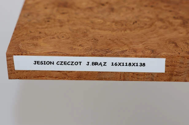 Jesion czeczot Burl Ash jasnobrązowe stabilizowane drewno na biżuterię light brown stabilized wood for jewelry