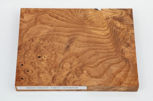 Jesion czeczot Burl Ash jasnobrązowe stabilizowane drewno na biżuterię light brown stabilized wood for jewelry