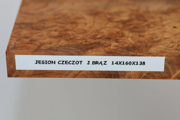 Jesion czeczot Burl Ash jasnobrązowe stabilizowane drewno na biżuterię light brown stabilized wood for jewelry