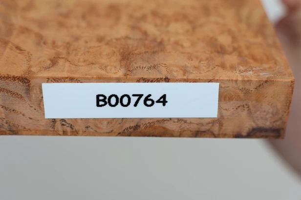 Jesion czeczot Burl Ash jasnobrązowe stabilizowane drewno na biżuterię light brown stabilized wood for jewelry
