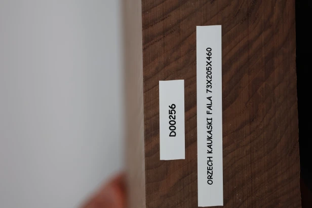 Orzech Kaukaski Caucasian Walnut deska drewniana wooden board