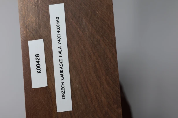 Orzech Kaukaski Fala Flame Caucasian Walnut drewno do toczenia kantówka drewno na kolby broń wood for turning Timber wood for gunstocks