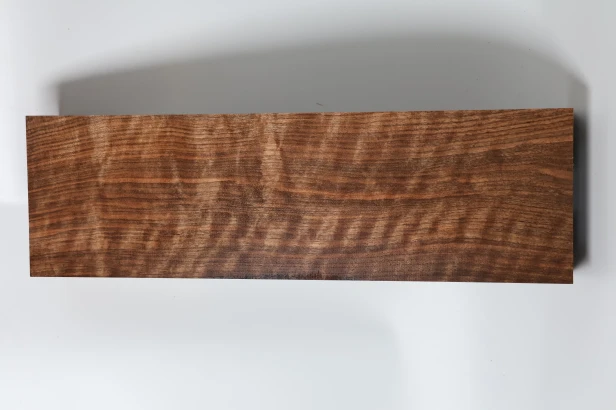 Orzech Kaukaski Fala Flame Caucasian Walnut drewno do toczenia kantówka drewno na kolby broń wood for turning Timber wood for gunstocks