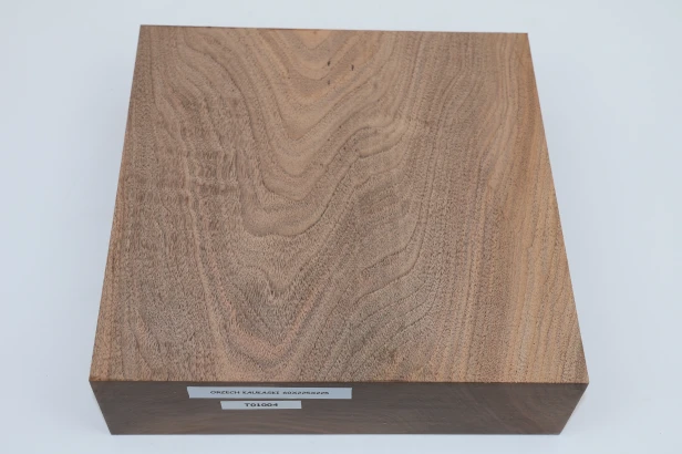 Orzech Kaukaski Caucasian Walnut drewno do toczenia wood for turning