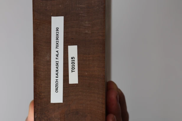 Orzech Kaukaski Fala Flame Caucasian Walnut drewno do toczenia wood for turning