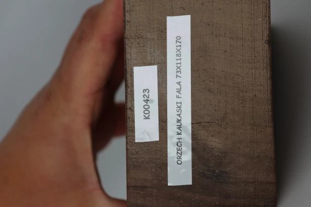 Orzech Kaukaski Fala Flame Caucasian Walnut drewno do toczenia kantówka wood for turning Timber