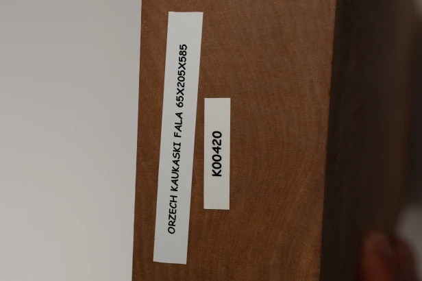 Orzech Kaukaski Fala Flame Caucasian Walnut drewno do toczenia kantówka wood for turning Timber