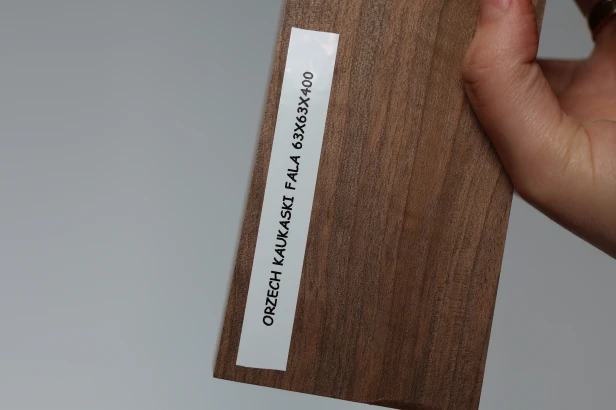 Orzech Kaukaski Fala Flame Caucasian Walnut drewno do toczenia kantówka kwadrat wood for turning Square Timber