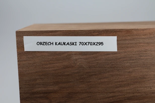 Orzech Kaukaski Caucasian Walnut drewno do toczenia kantówka kwadrat wood for turning Square Timber