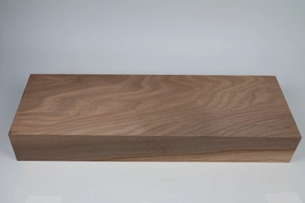 Orzech Kaukaski Caucasian Walnut drewno do toczenia kantówka wood for turning Timber