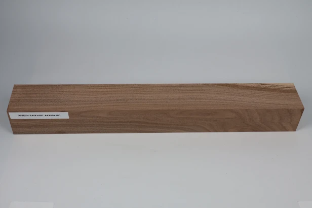 Orzech Kaukaski Caucasian Walnut drewno do toczenia kantówka wood for turning Timber