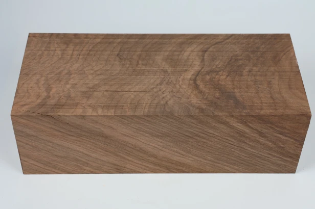 Orzech Kaukaski Caucasian Walnut drewno do toczenia kantówka wood for turning Timber