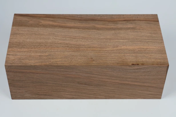 Orzech Kaukaski Caucasian Walnut drewno do toczenia kantówka wood for turning Timber