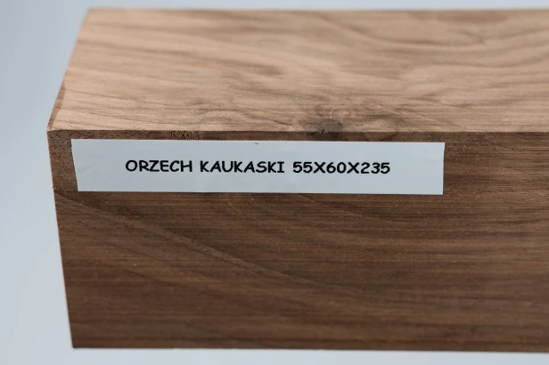 Orzech Kaukaski Caucasian Walnut drewno do toczenia kantówka wood for turning Timber