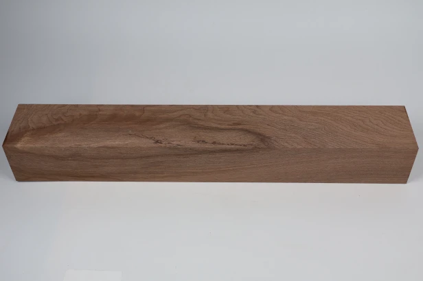 Orzech Kaukaski Caucasian Walnut drewno do toczenia kantówka wood for turning Timber