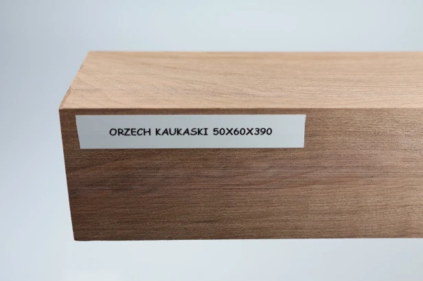 Orzech Kaukaski Caucasian Walnut drewno do toczenia kantówka wood for turning Timber
