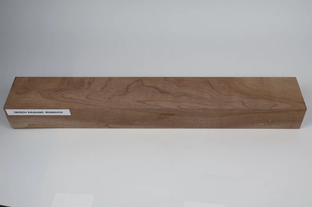 Orzech Kaukaski Caucasian Walnut drewno do toczenia kantówka wood for turning Timber
