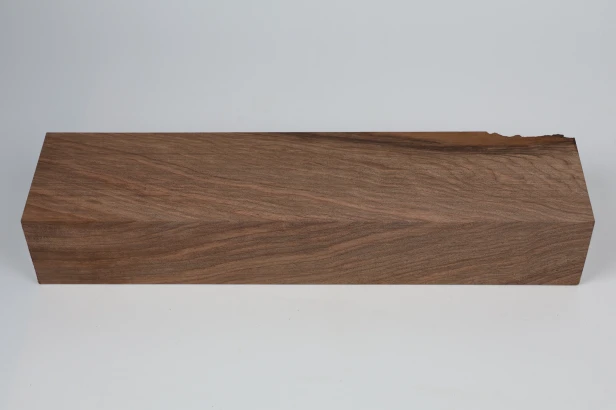 Orzech Kaukaski Caucasian Walnut drewno do toczenia kantówka wood for turning Timber