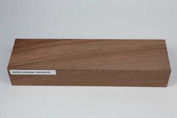 Orzech Kaukaski Caucasian Walnut drewno do toczenia kantówka wood for turning Timber