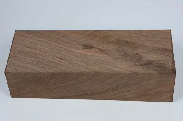 Orzech Kaukaski Caucasian Walnut drewno do toczenia kantówka wood for turning Timber