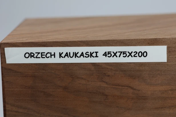 Orzech Kaukaski Caucasian Walnut drewno do toczenia kantówka wood for turning Timber