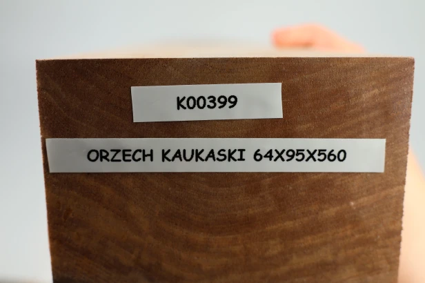 Orzech Kaukaski Caucasian Walnut drewno do toczenia kantówka wood for turning Timber