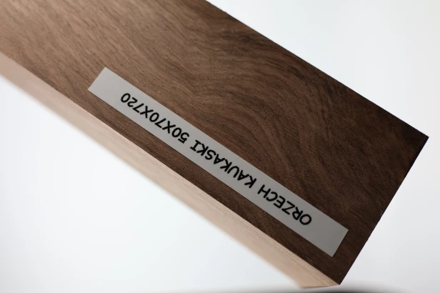 Orzech Kaukaski Caucasian Walnut drewno do toczenia kantówka wood for turning Timber