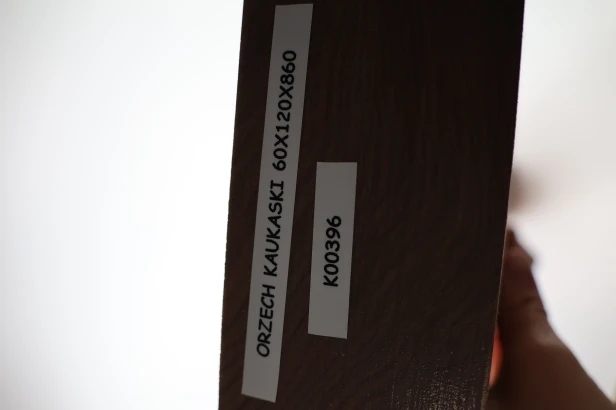 Orzech Kaukaski Caucasian Walnut drewno do toczenia kantówka wood for turning Timber