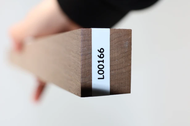 Orzech Kaukaski Caucasian Walnut listwa drewniana wooden strip